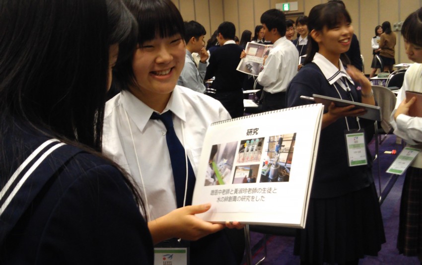 午前中は体験のシェアを通じた学び合いが中心