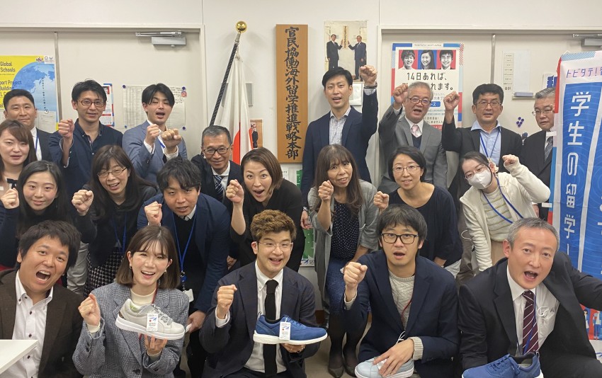 マドラス株式会社様から寄附付シューズが発売されました！