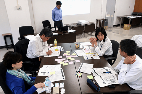 長野県庁で開いた、高校生の海外留学を増やすためのプランづくりワークショップの様子（2019年5月31日）